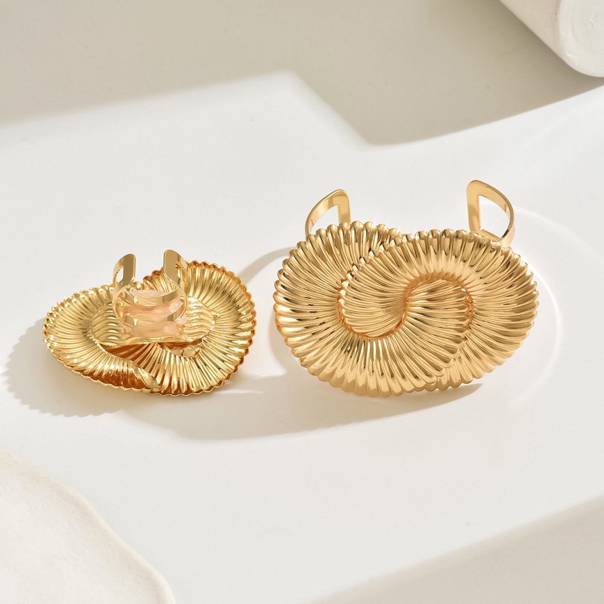 14K Gold Plated Golden Shell-Inspired Jewelry Set - Necklace, Earrings, And Ring