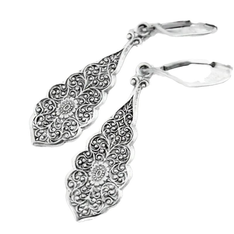 Ice Flowers Embossed Pattern Pendant Classic Matching Earrings