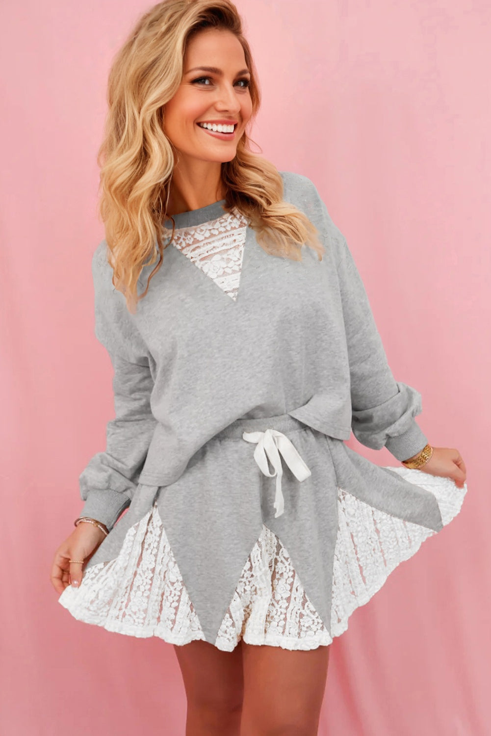 Light Grey Lace Patchwork Drop Shoulder Pullover Drawstring Skort 2pcs Outfit
