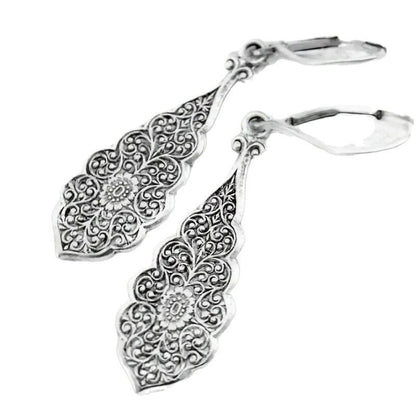 Ice Flowers Embossed Pattern Pendant Classic Matching Earrings