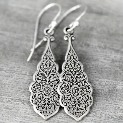 Ice Flowers Embossed Pattern Pendant Classic Matching Earrings