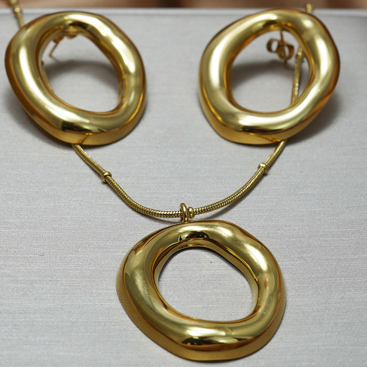 Lxalry 18K Gold Plated Mirror Polish Jewelry Set  Hypoallergenic Skin Safe Necklace   Earrings For Daily Evening Never Fade Adjustable Organic Round Design With Precision Cast Symmetry